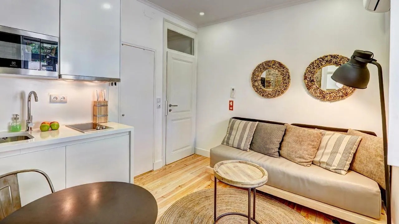 Lisbon Downtown Lovers Apartments: Costa Do Castelo 0*,  Portugal