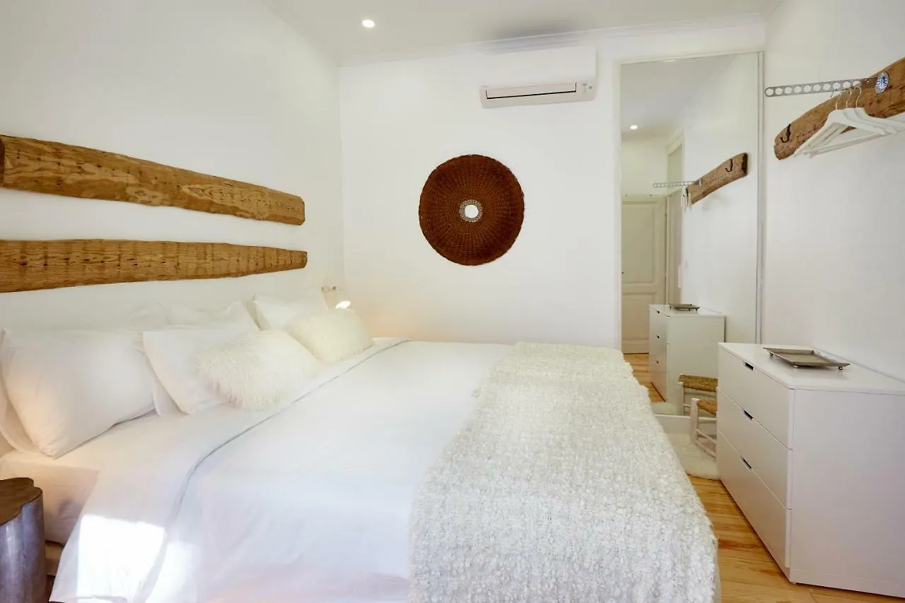Lisbon Downtown Lovers Apartments: Costa Do Castelo Apartment